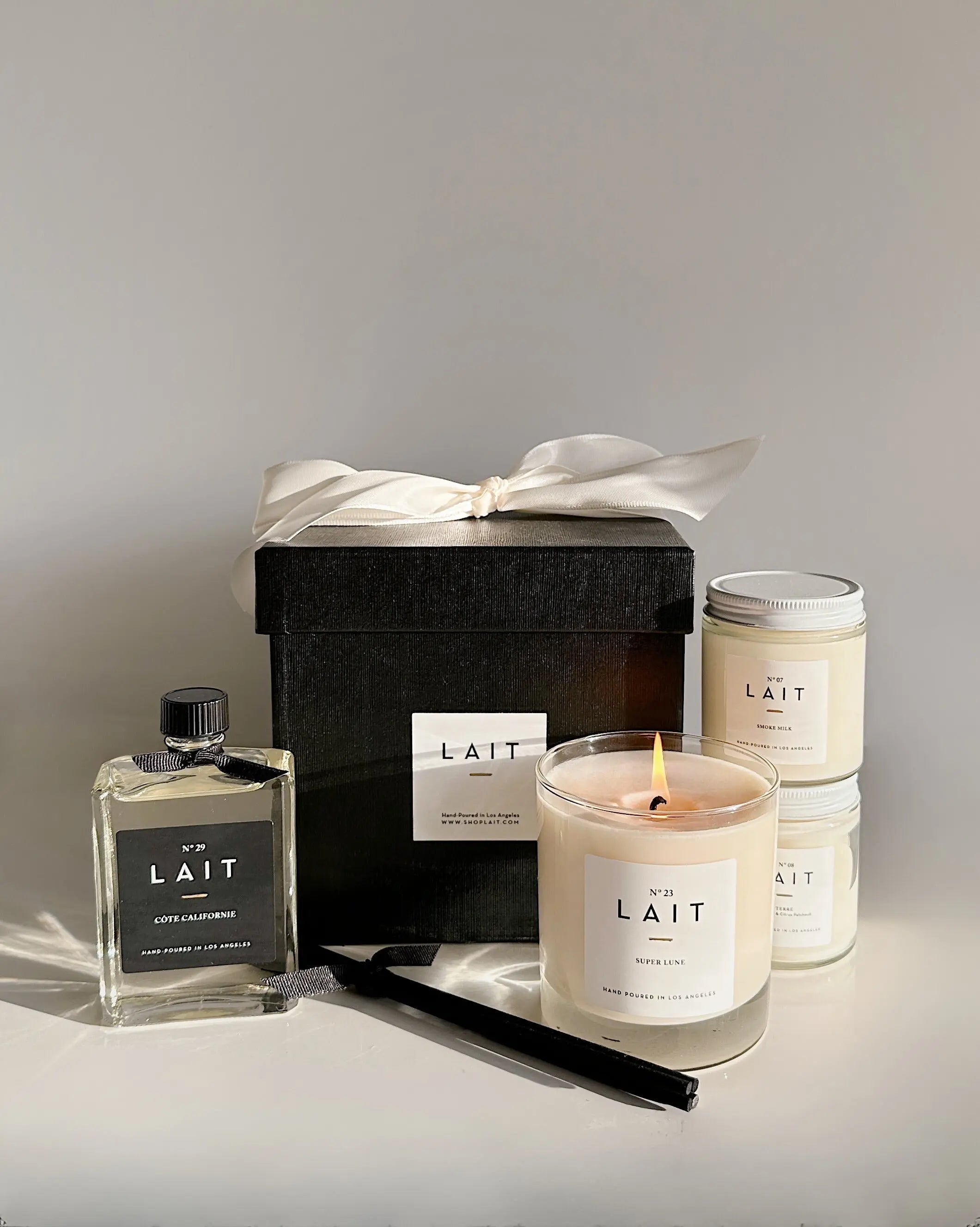SIGNATURE CANDLE AND REED DIFFUSER SET (DELUXE GIFT BOX) SHOP LAIT