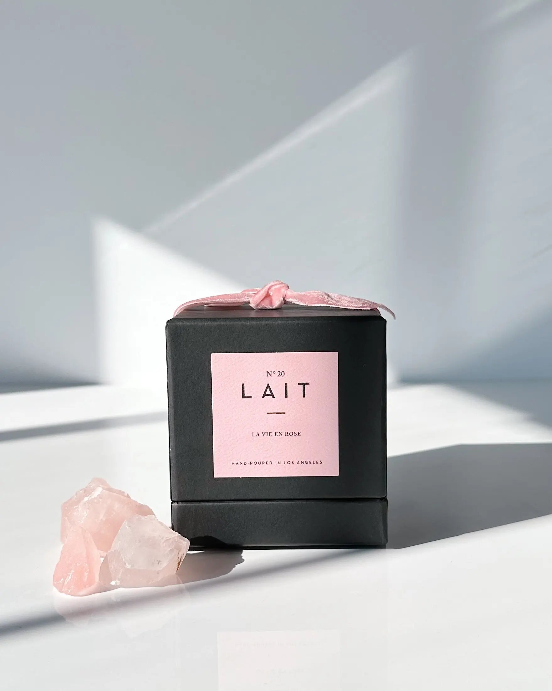 N°20 LA VIE EN ROSE QUARTZ CRYSTAL CANDLE *LIMITED EDITION* SHOP LAIT